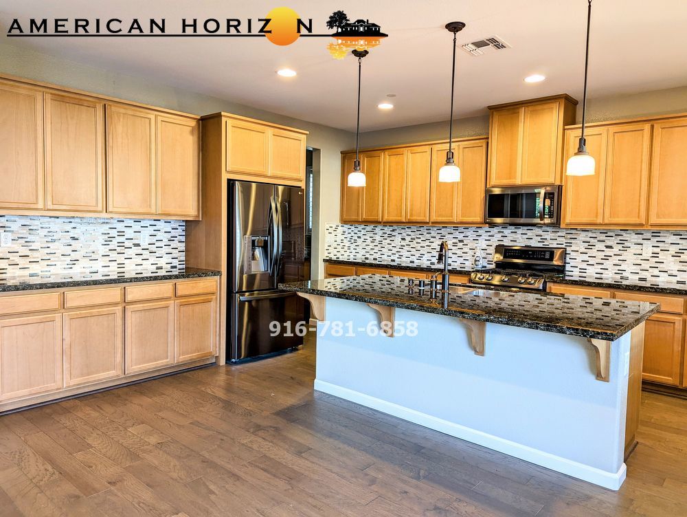 LUXURY Solar 4 Bedroom in Whitney Ranch property image