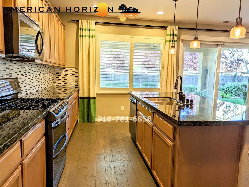 LUXURY Solar 4 Bedroom in Whitney Ranch property image