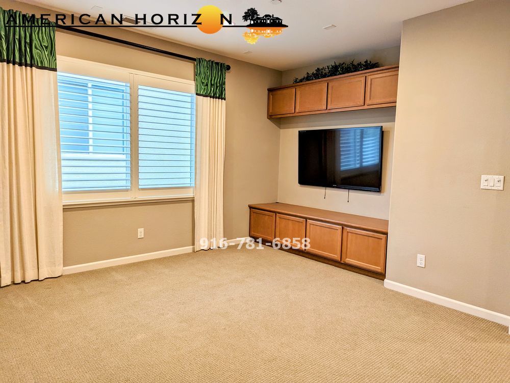 LUXURY Solar 4 Bedroom in Whitney Ranch property image
