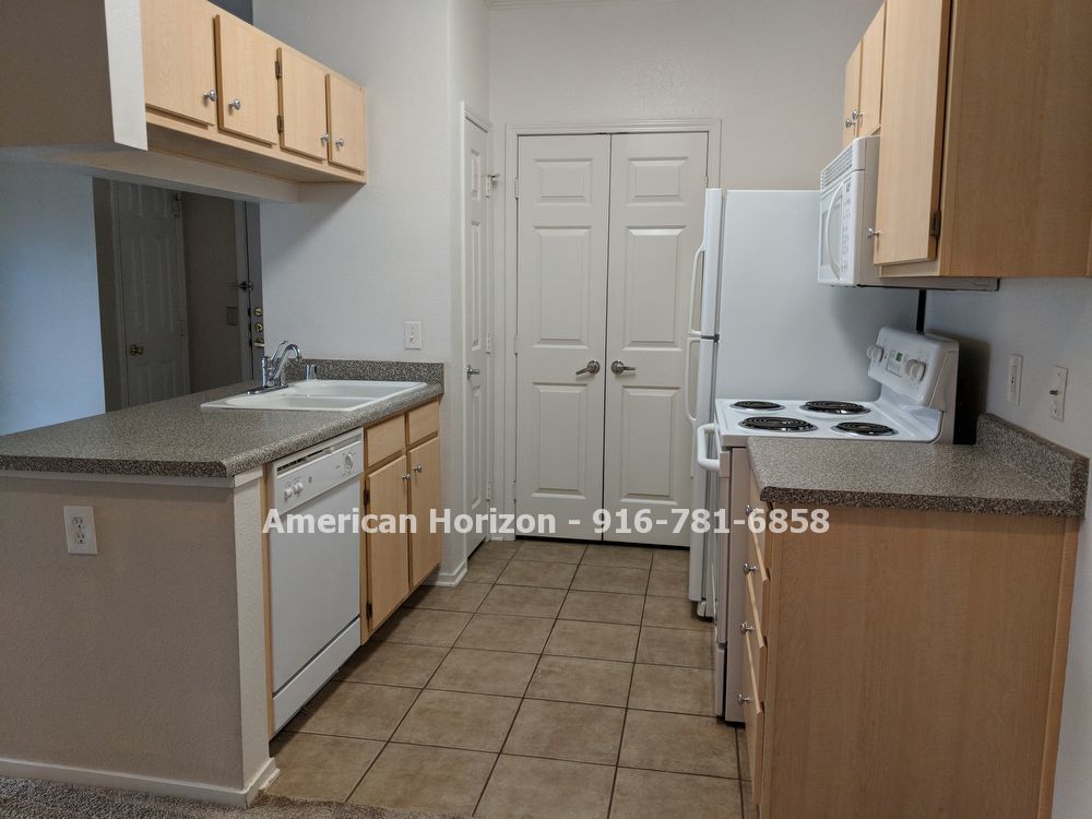 1st Floor Condo Roseville property image