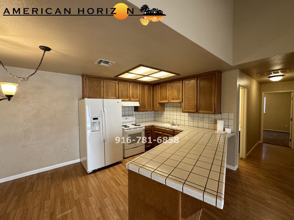 2 Bed 2 Bath w/2 car garage in a Court in Roseville property image