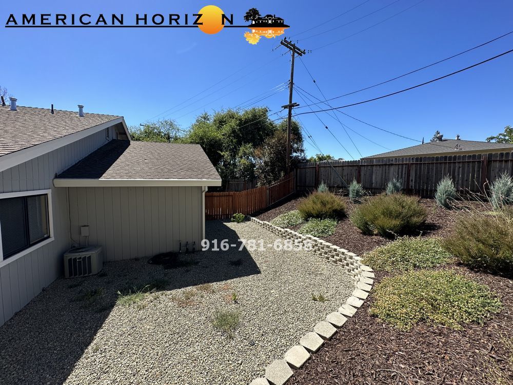 2 Bed 2 Bath w/2 car garage in a Court in Roseville property image