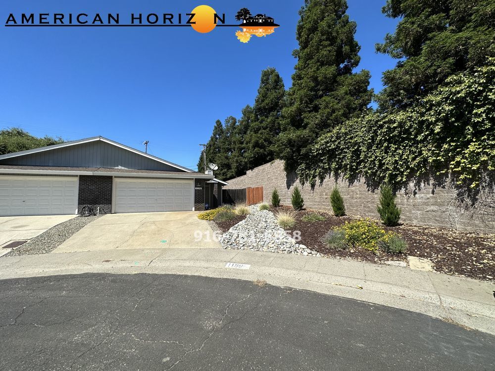 2 Bed 2 Bath w/2 car garage in a Court in Roseville property image