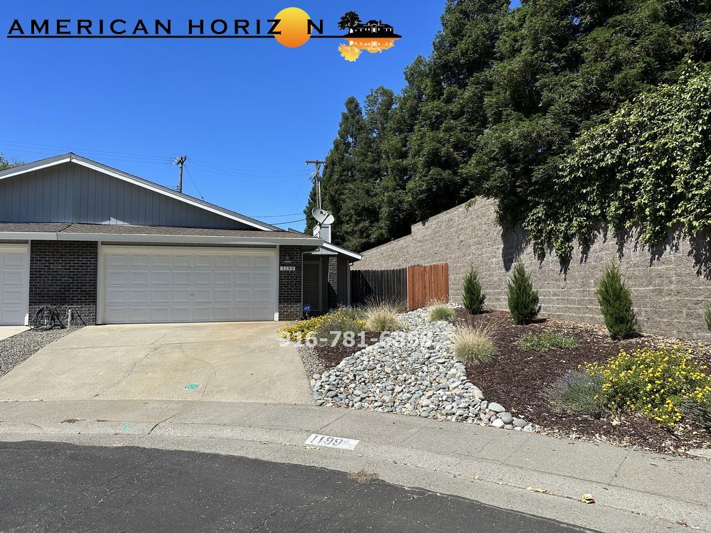 2 Bed 2 Bath w/2 car garage in a Court in Roseville property image