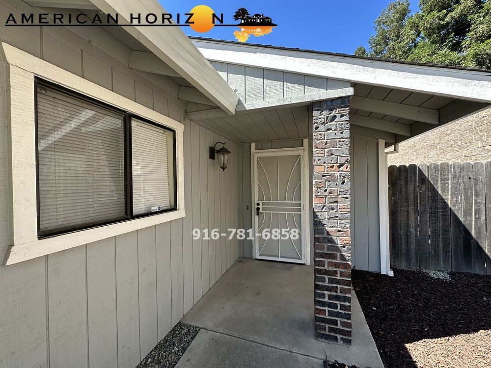 2 Bed 2 Bath w/2 car garage in a Court in Roseville property image