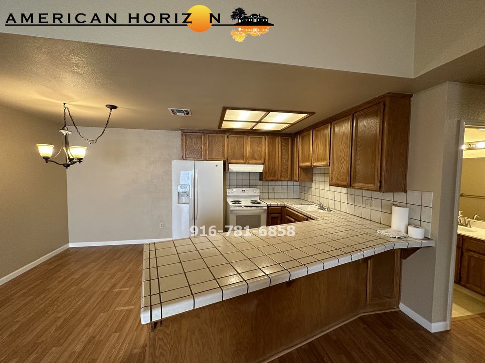 2 Bed 2 Bath w/2 car garage in a Court in Roseville property image