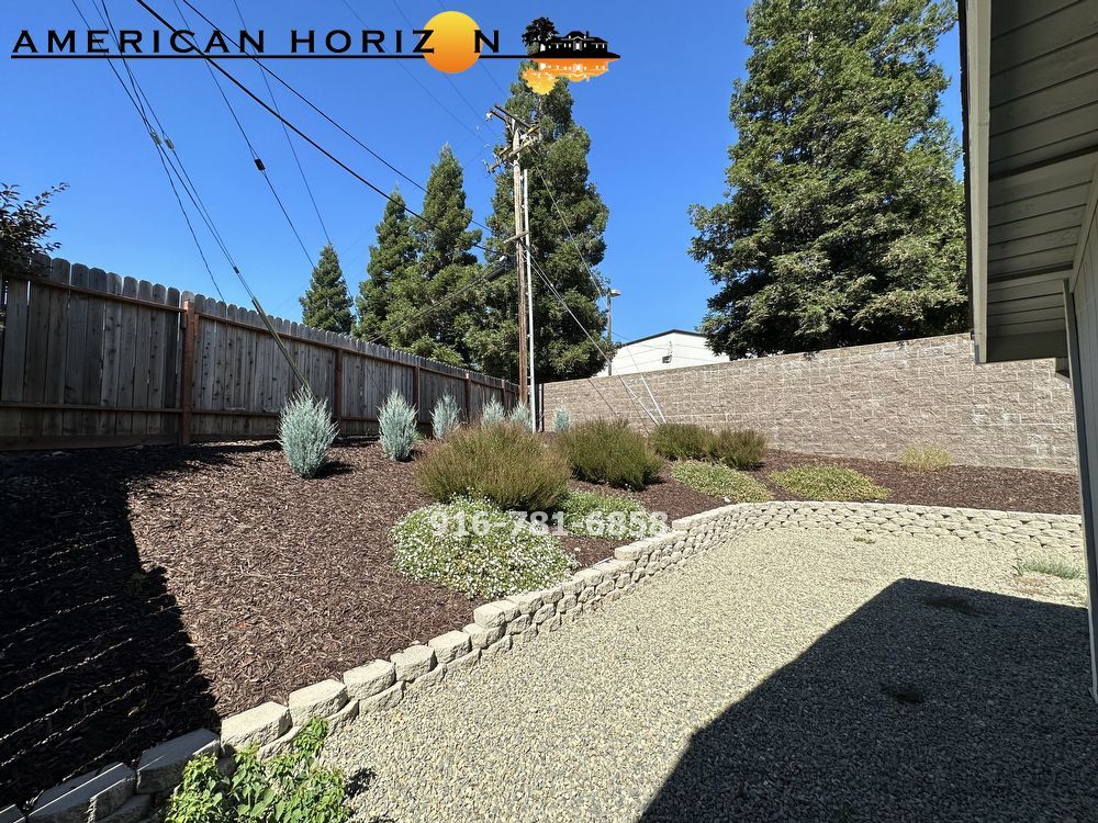 2 Bed 2 Bath w/2 car garage in a Court in Roseville property image