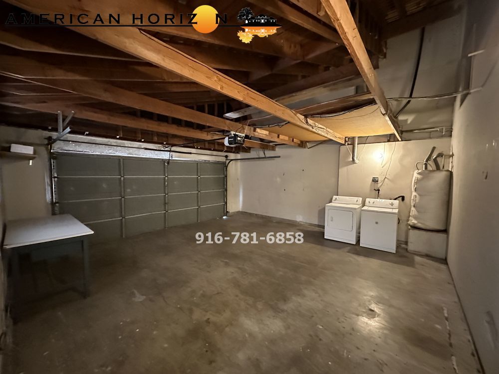 2 Bed 2 Bath w/2 car garage in a Court in Roseville property image