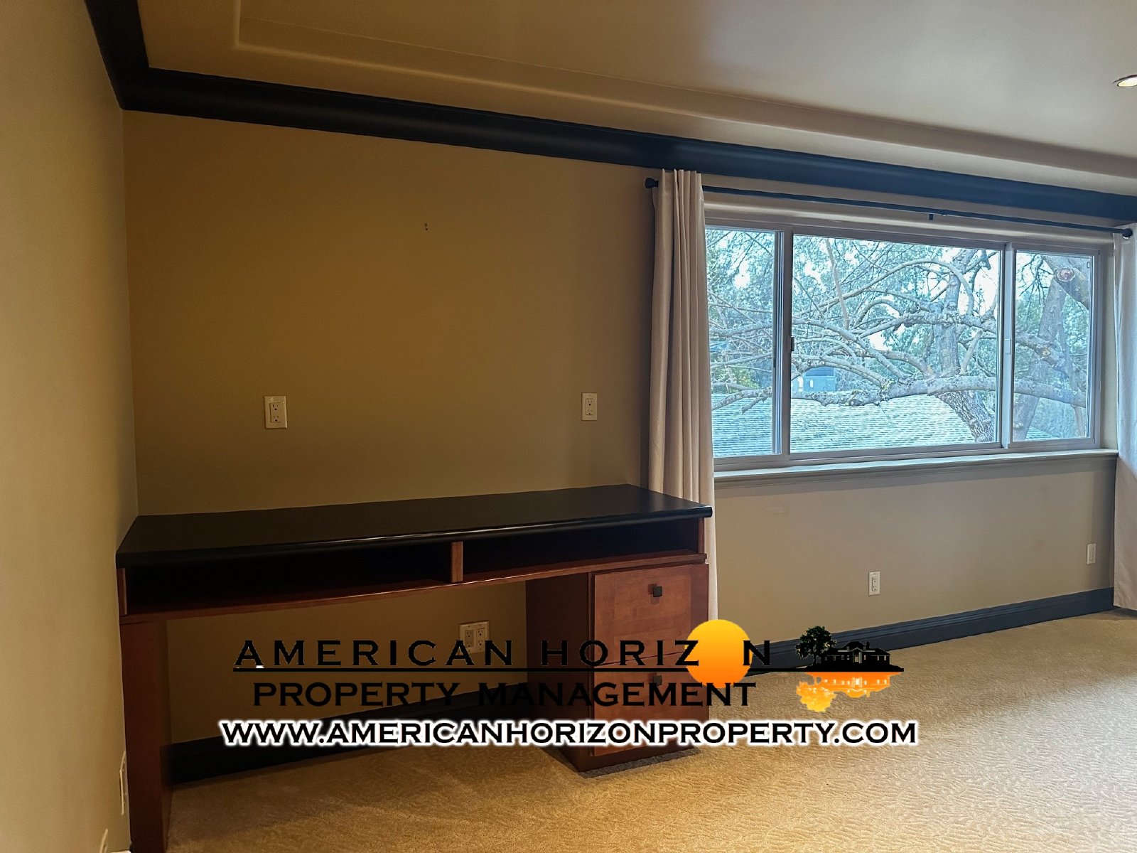 Studio unit on private street property image