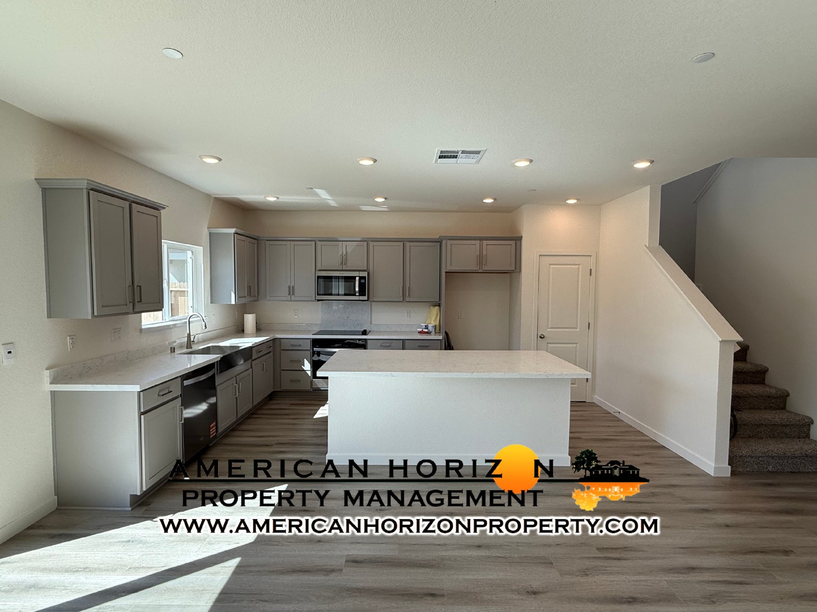 NEW 5 Bed 3 Bath House in Roseville With SOLAR property image