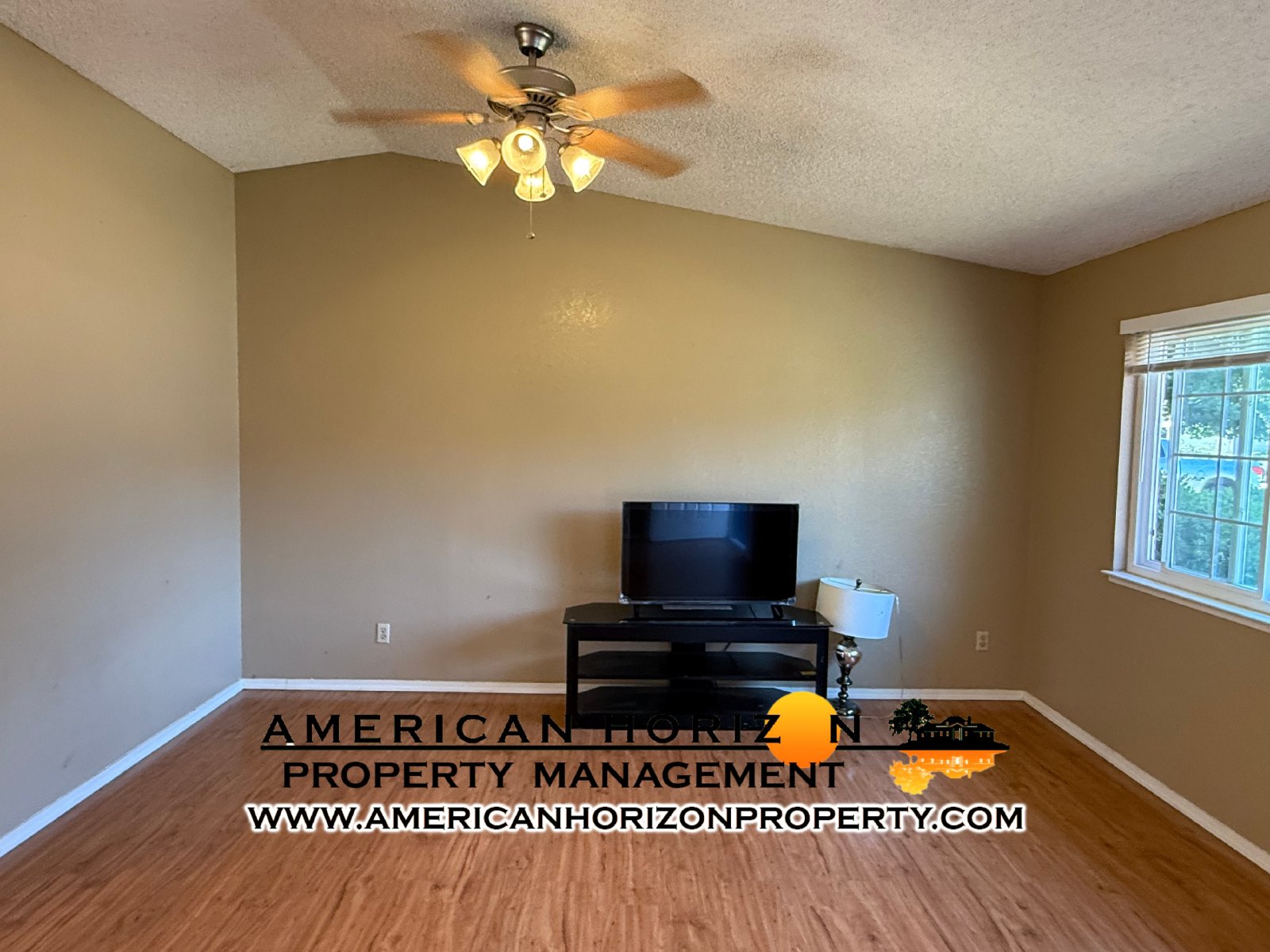 3 Bed 2 Bath Home with HUGE Backyard property image
