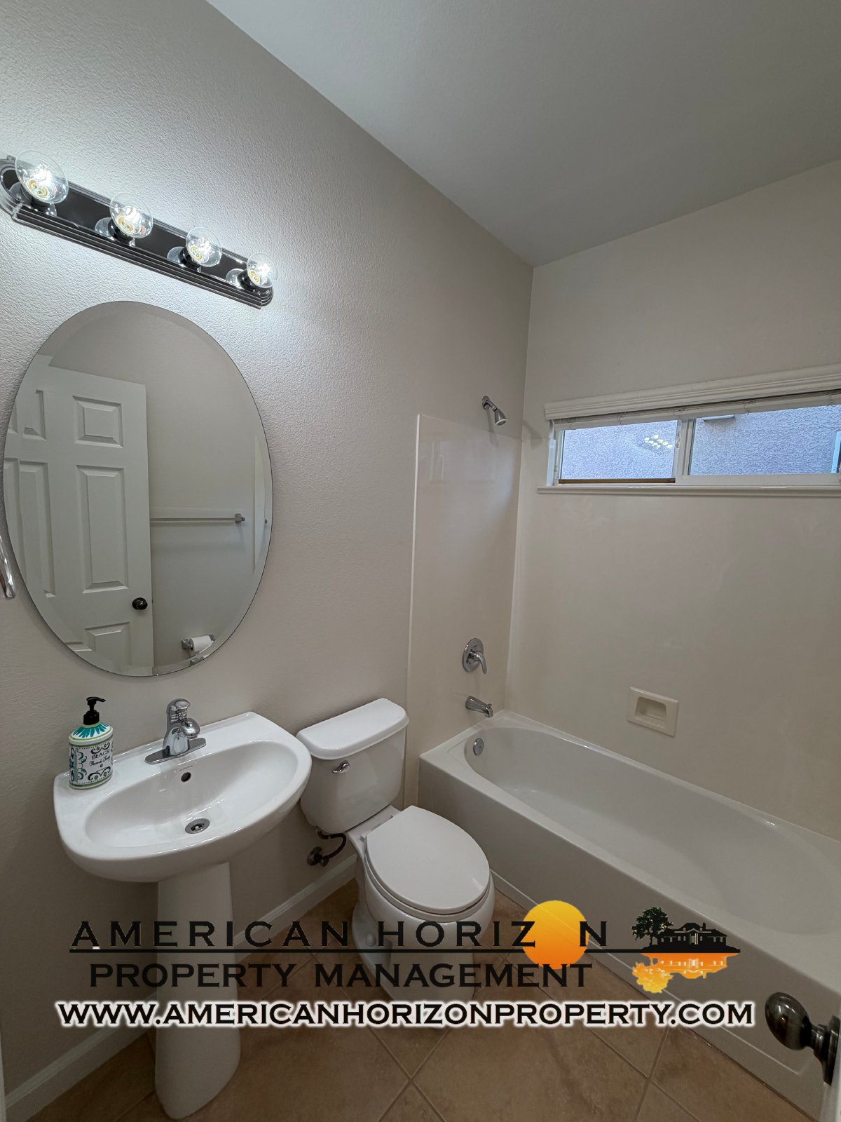 Gated 3 Bed 2 Bath in West Roseville property image