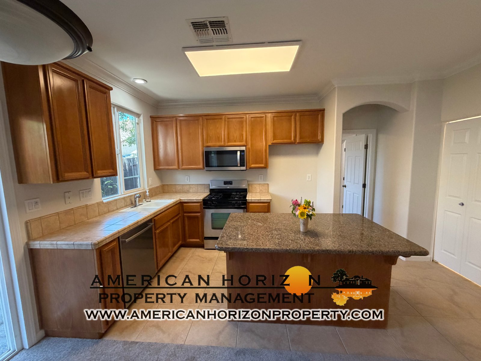 Gated 3 Bed 2 Bath in West Roseville property image