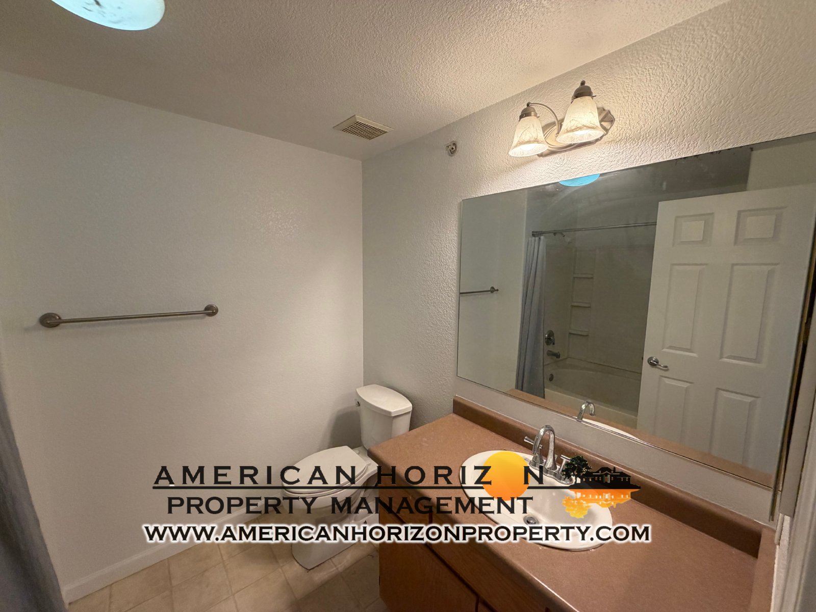 *LEASED* The Villas 1 bedroom 1 bathroom with garage property image