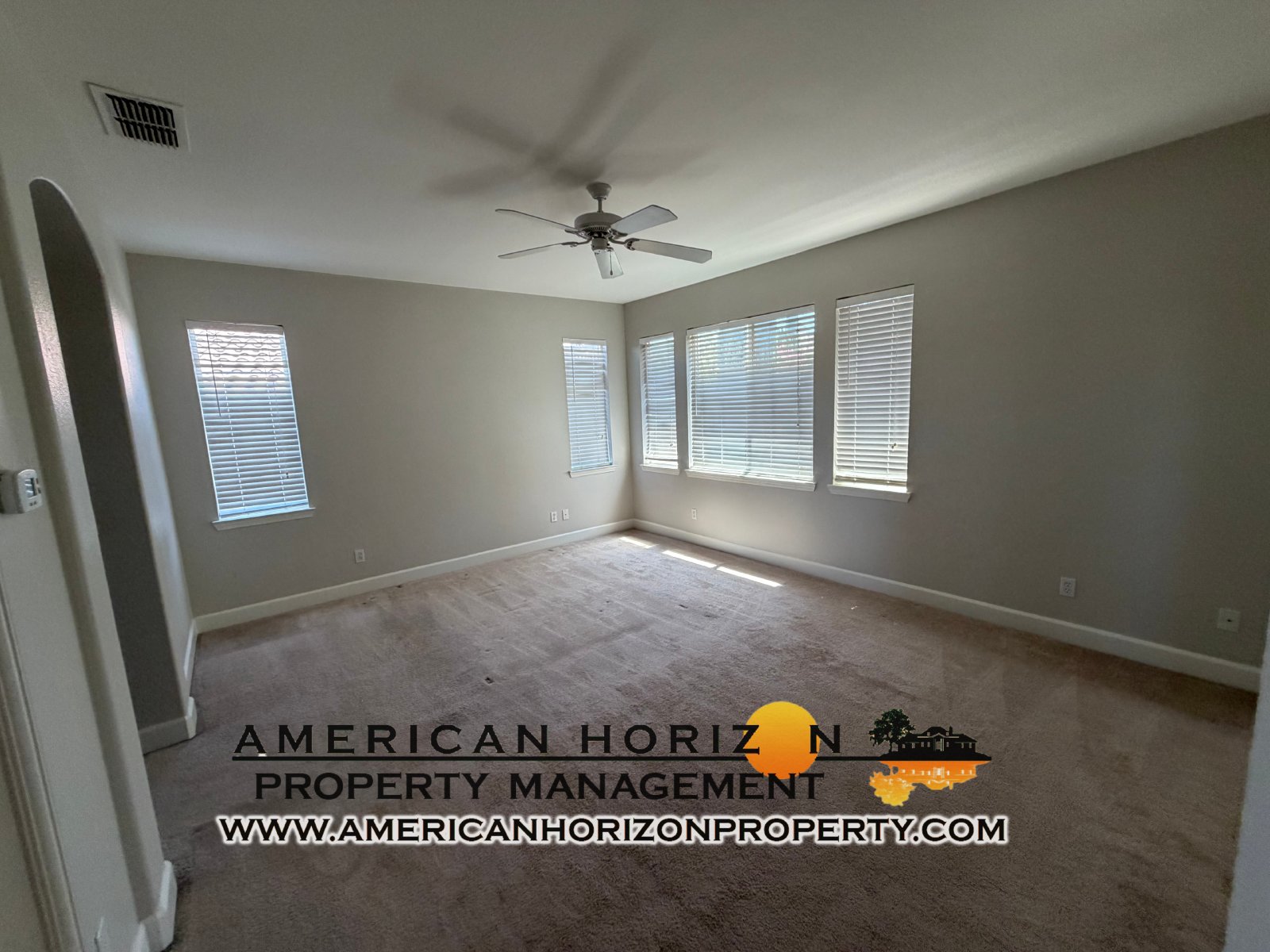 5 Bedroom in Highland Park Roseville property image