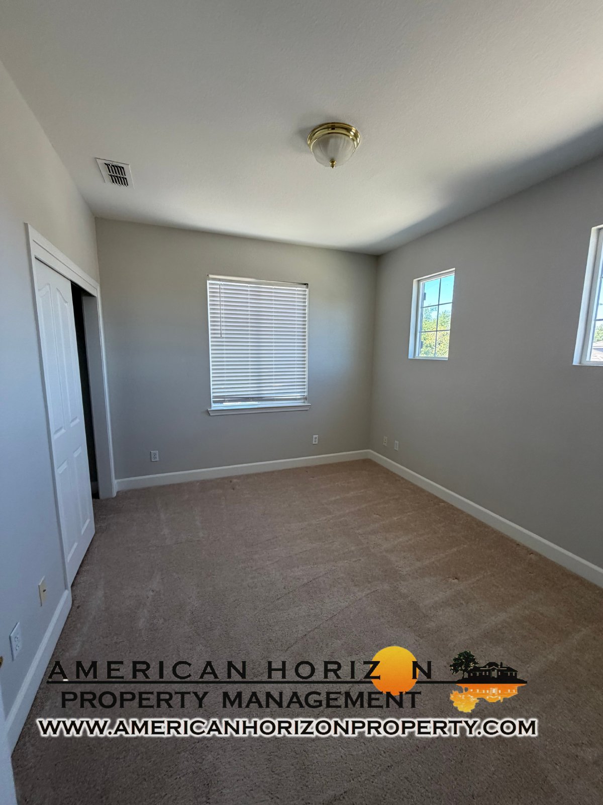 5 Bedroom in Highland Park Roseville property image