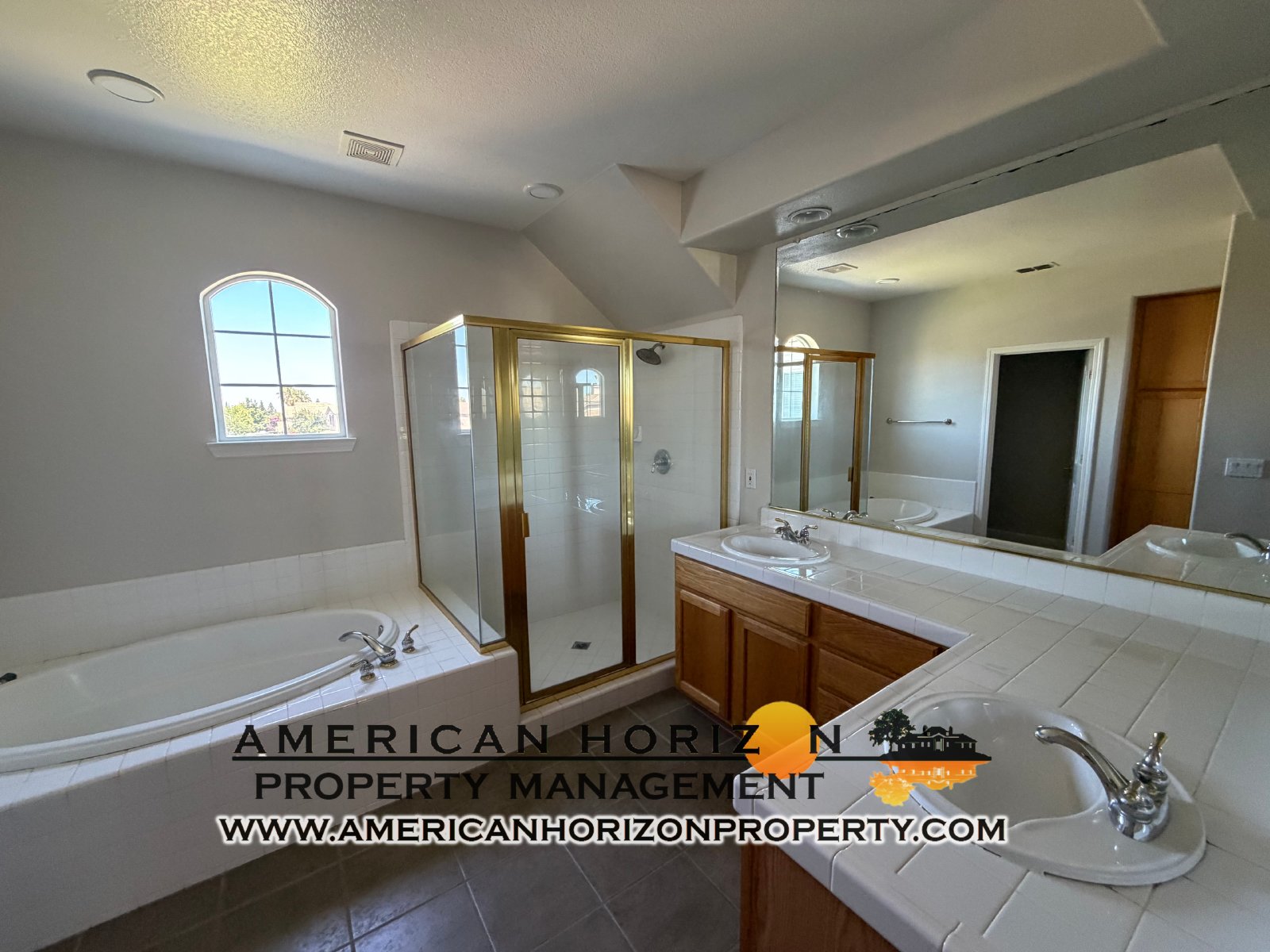 5 Bedroom in Highland Park Roseville property image