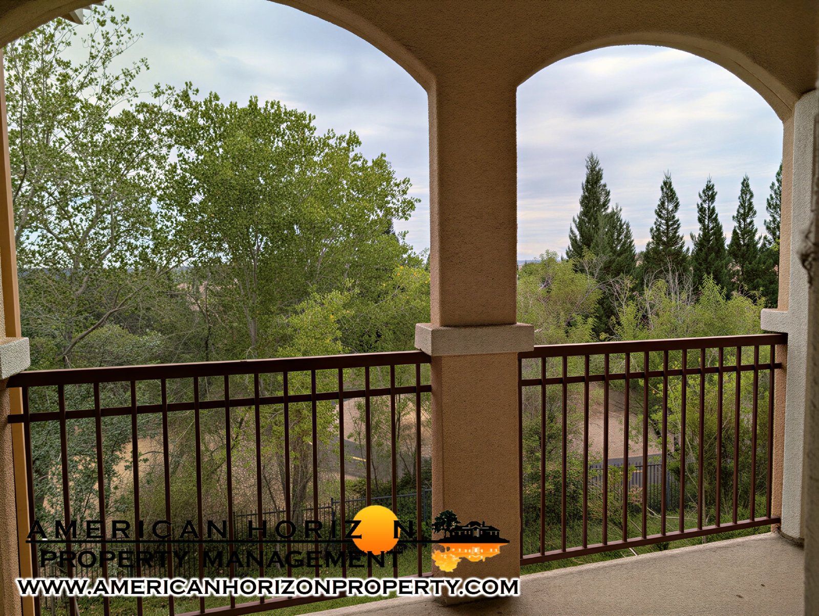 2 Bedroom Condo in Gated Community property image