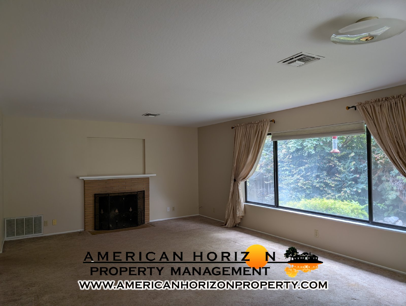Charming 2 Bedroom on Large Lot property image