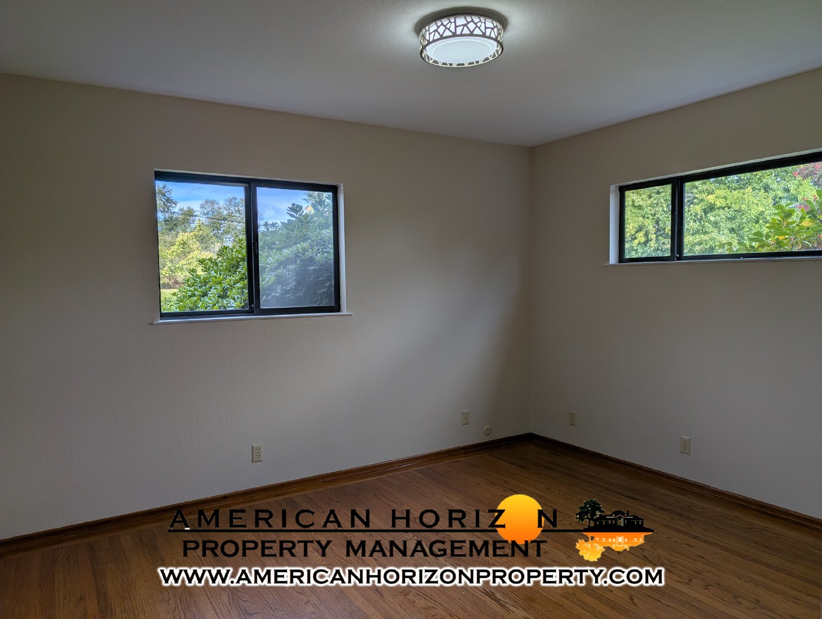 Charming 2 Bedroom on Large Lot property image