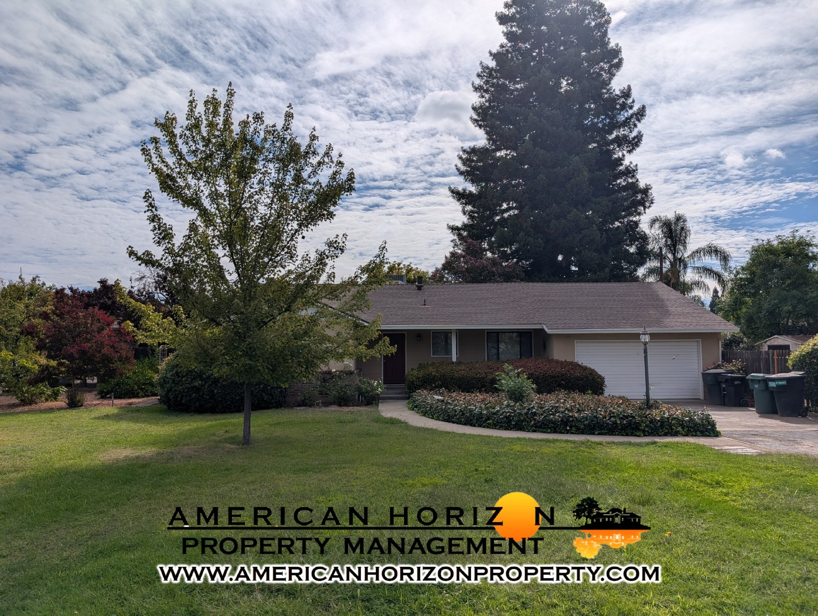 Charming 2 Bedroom on Large Lot property image