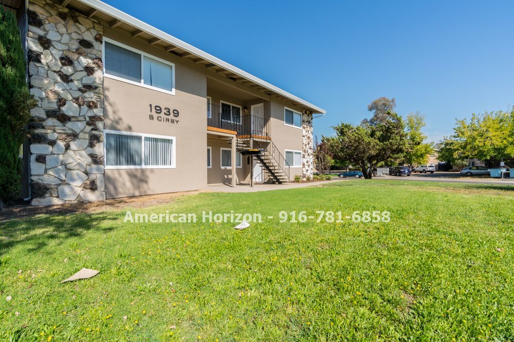 Downstairs 2 Bedroom Apartment in Roseville property image